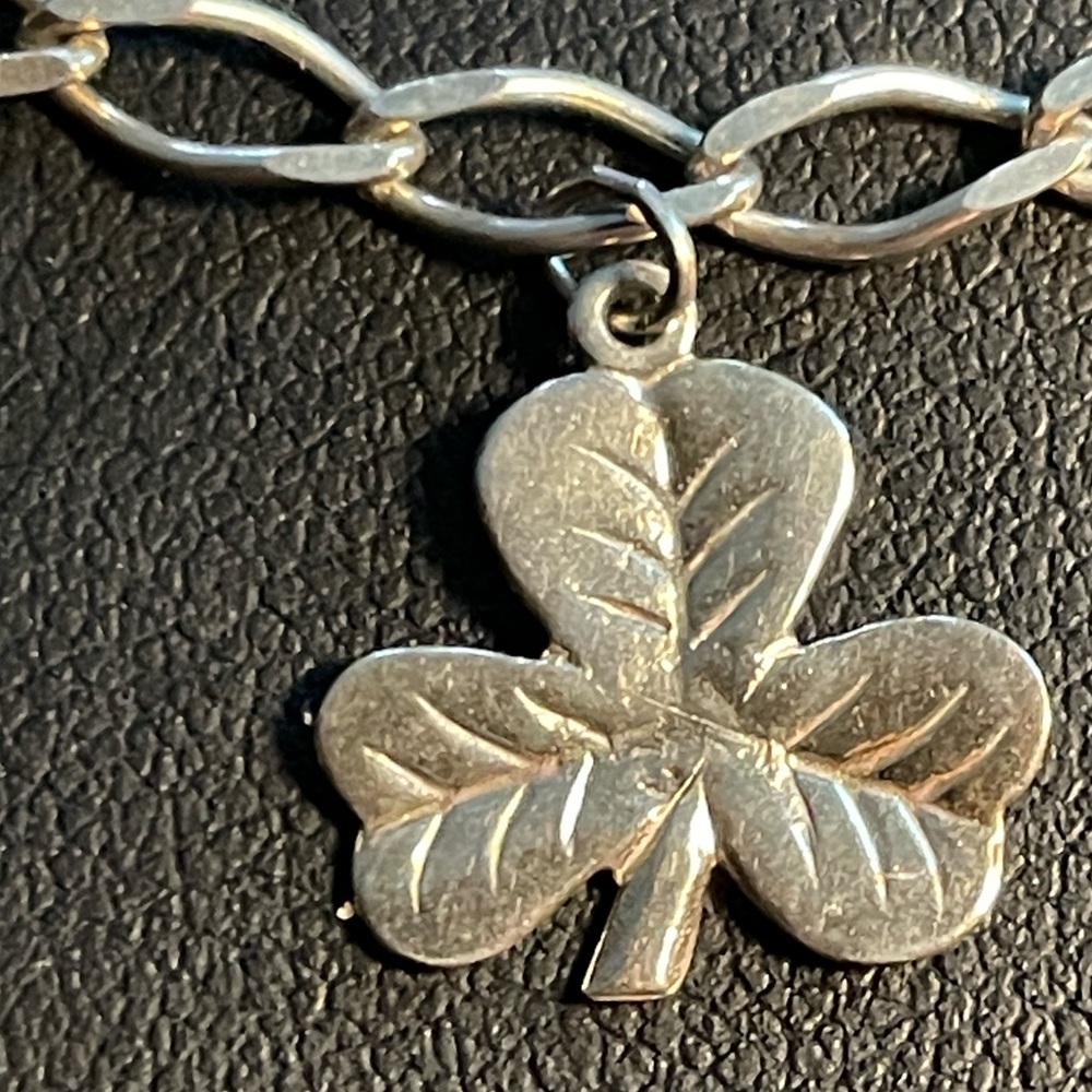7” Vintage 925 Silver Charm Bracelet with 4 charms 2 stamped Made In Ireland. - Picture 7 of 15